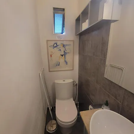 Apartment Prive Climatise Et Bon Wifi *