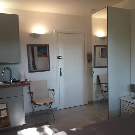 Apartment Prive Climatise Et Bon Wifi