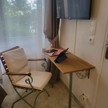 Apartment Prive Climatise Et Bon Wifi *